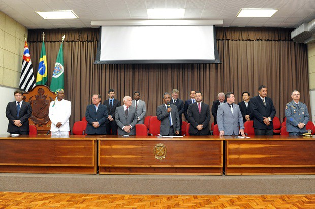 Entrega de título de Cidadão Piracicabano ao delegado Abelha 