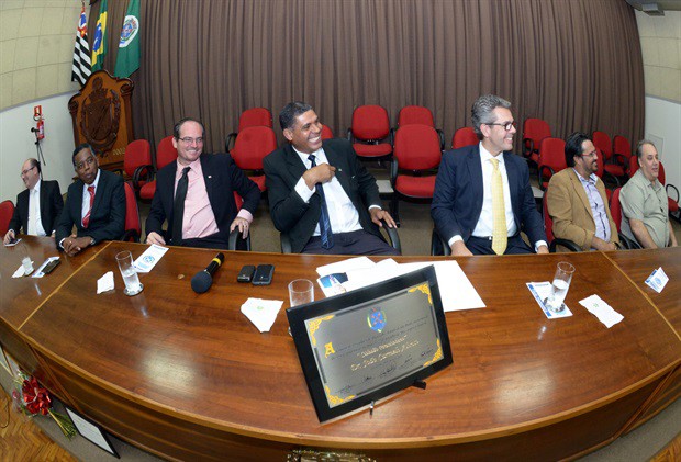 Campos e Madalena concedem título de cidadania à João Carmelo Alonso