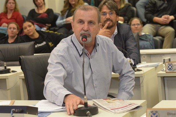 Ela exerce trabalhos voluntários no Lar dos Velhinhos