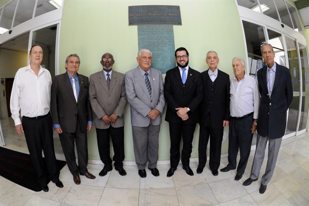 Vereadores de 1975 e o presidente Matheus Erler