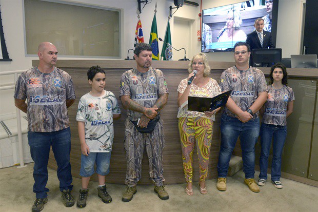 Ato de entrega da moção de aplausos ocorreu na reunião ordinária desta segunda-feira