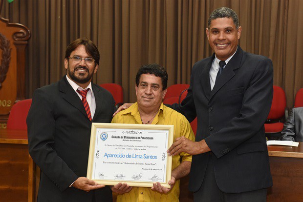 Solenidade em comemoração ao aniversário do bairro Santa Rosa aconteceu nesta quarta-feira