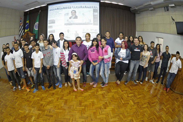 Paiva instiga jovens em participação política no Conheça o Legislativo