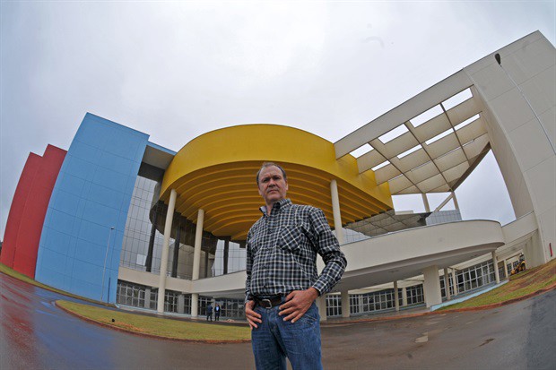 José Lopes vistoria conclusão de obras do Hospital Regional