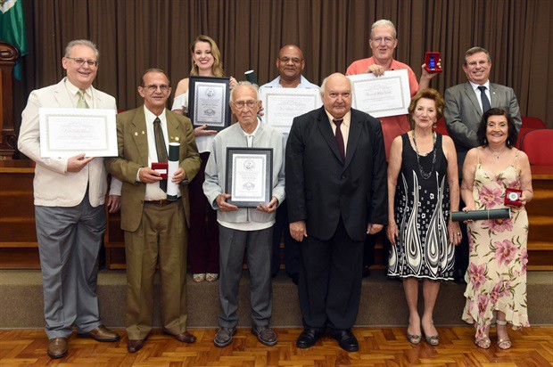 Sessão magna foi realizada neste sábado, no salão nobre da Câmara.