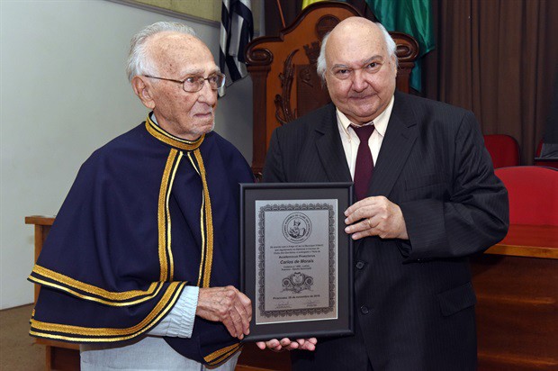 Sessão magna foi realizada neste sábado, no salão nobre da Câmara.