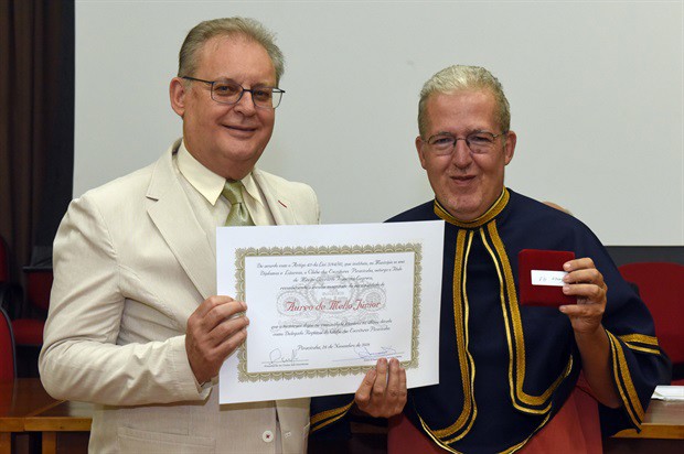 Sessão magna foi realizada neste sábado, no salão nobre da Câmara.