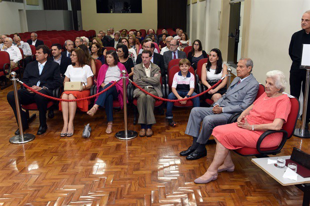 Reunião solene aconteceu na noite de segunda-feira, 19 de dezembro