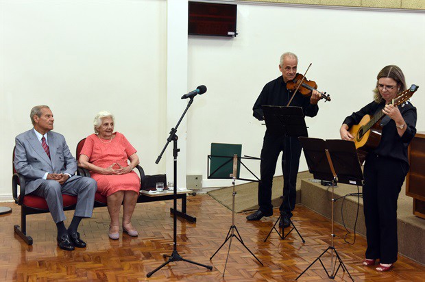 Reunião solene aconteceu na noite de segunda-feira, 19 de dezembro