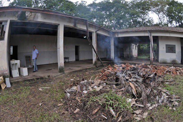 Galpão que abrigava a antiga escola "José Piacentini", no Pau D Alho, vai ser recuperado e transformado em Centro Social
