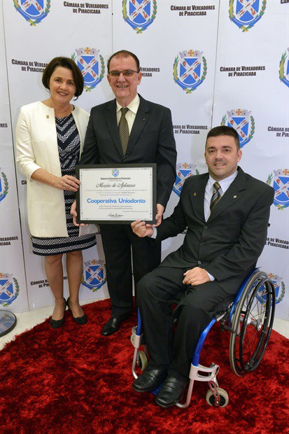 Vereadores comemoram os 35 anos da Uniodonto em Piracicaba