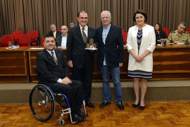 Vereadores comemoram os 35 anos da Uniodonto em Piracicaba