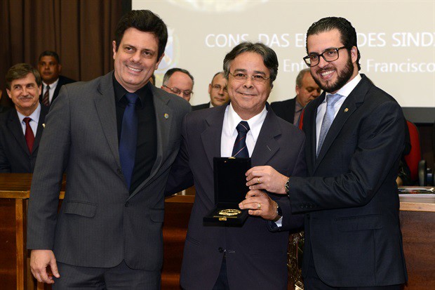 Universidades, entidades sindicais, personalidades e membros dos poderes tiveram atuação reconhecida