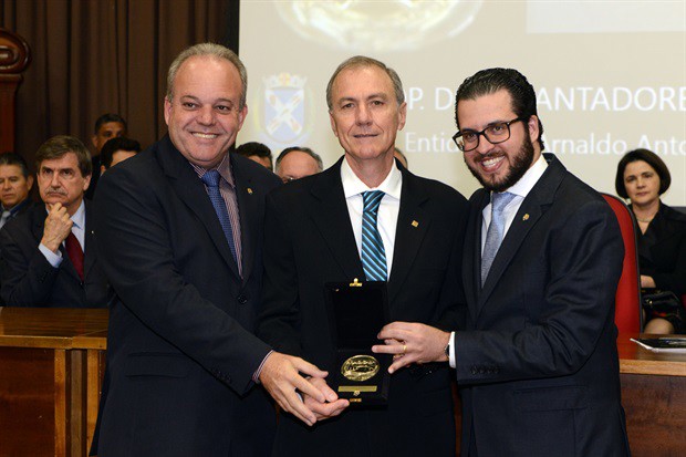 Universidades, entidades sindicais, personalidades e membros dos poderes tiveram atuação reconhecida