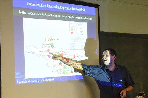 Cerca de 80 pessoas acompanharam a palestra do técnico do Semae