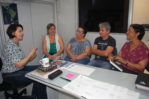 Nancy Thame recebeu artesãs em seu gabinete