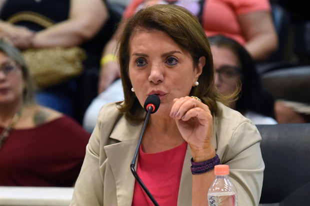 A presidente da Apeoesp, Bebel Noronha