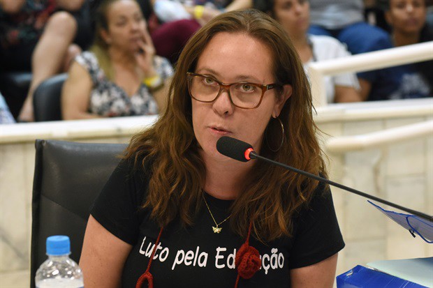 Vanessa Pupo representou o movimento "Luto pela Educação"