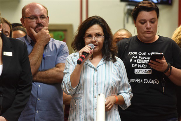 Público que acompanhou a reunião pública na galeria do plenário pôde fazer comentários e perguntas