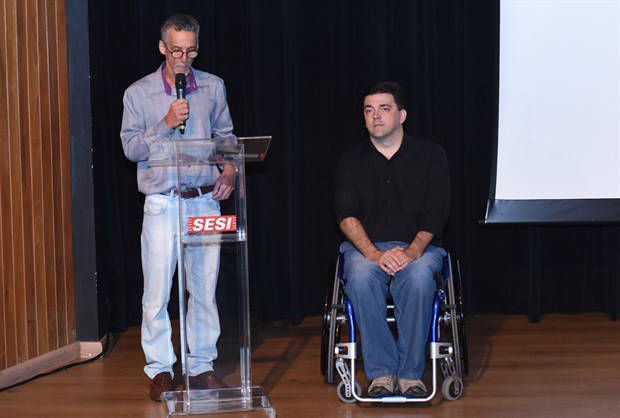 Amauri Toloti, professor de História e Filosofia do Sesi, e André Bandeira