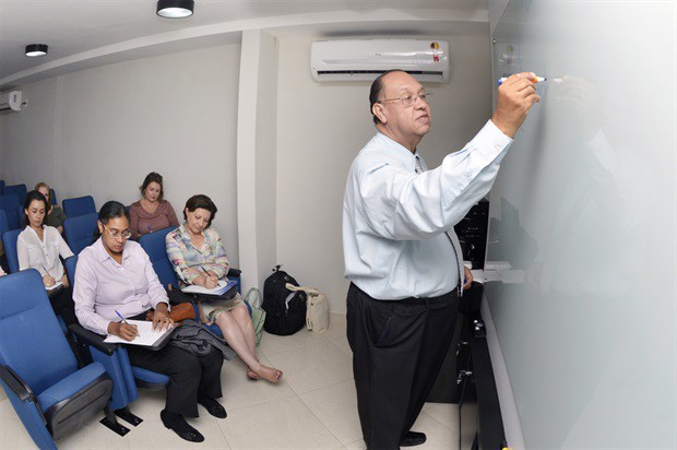 Osmar Ventris, advogado e palestrante