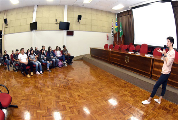 Estudantes se aproximaram da rotina dos três poderes