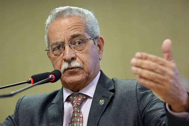 Camisetas estão sendo comercializadas para levantar fundos, lembrou vereador