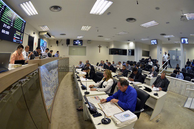Trabalhos legislativos acontecem no Plenário Francisco Antonio Coelho