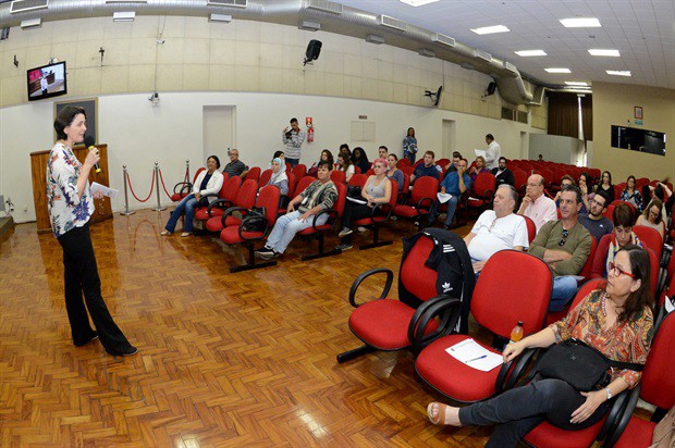 Segunda aula do curso Iniciação Política reuniu cerca de 40 pessoas