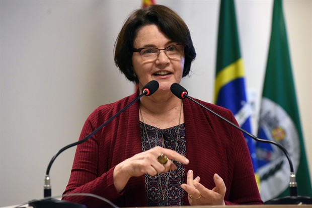 Nancy Thame, presidente da Comissão do Meio Ambiente, explica convocação de audiência pública sobre o projeto de lei 52/2018