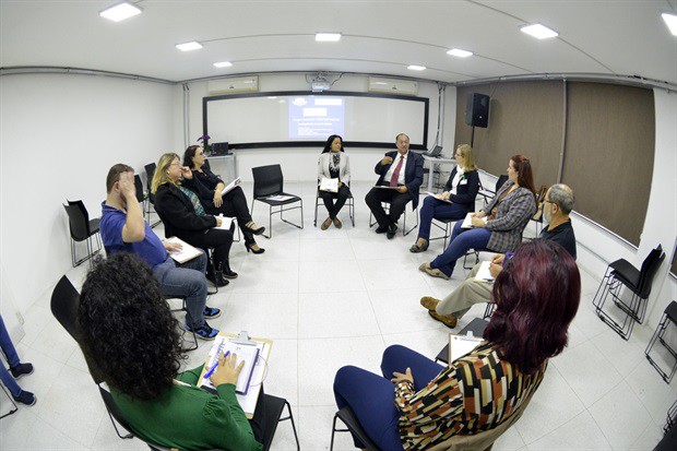 Escola do Legislativo abre discussões sobre uso de drogas