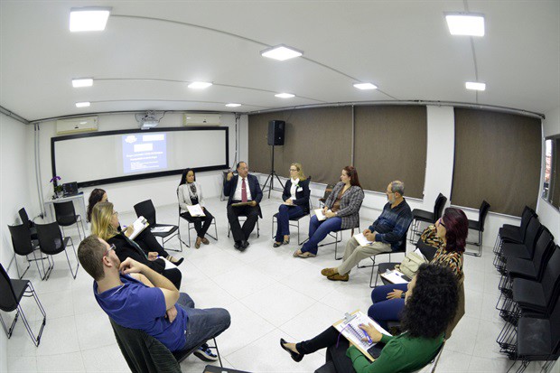 Escola do Legislativo abre discussões sobre uso de drogas