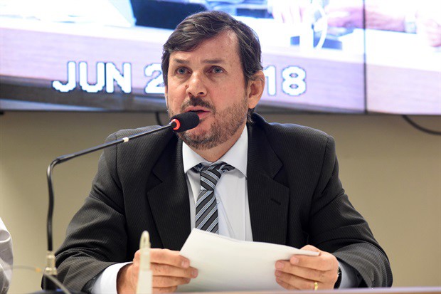 Audiência pública aconteceu na noite desta terça-feira (26)