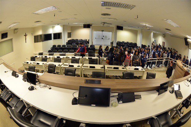 Estudantes entre 14 e 22 anos integram programa Aprendiz Legal