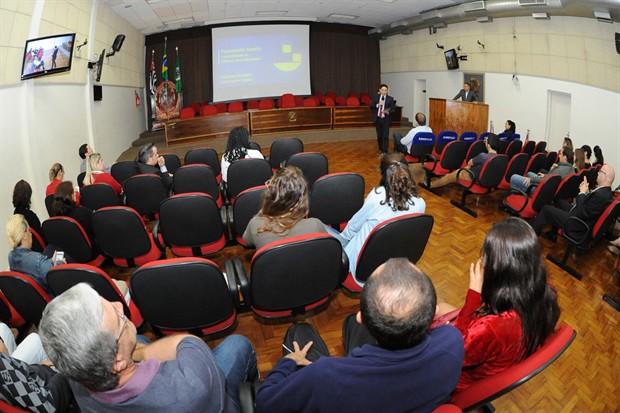 Em 15 de maio, foi realizada palestra com representante da Câmara dos Deputados
