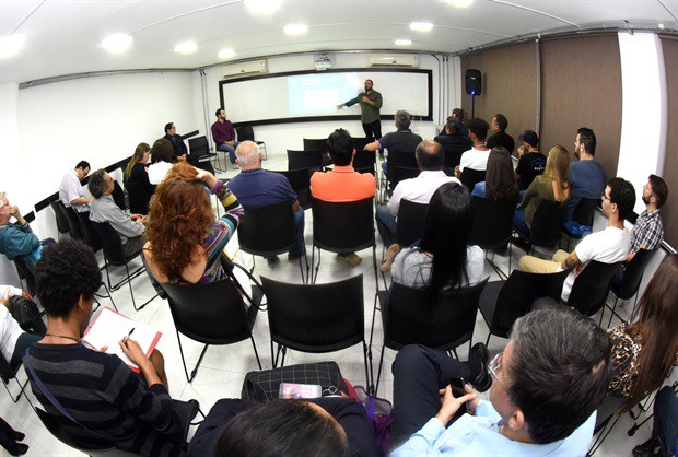 Palestra ocorreu no Espaço da Escola do Legislativo