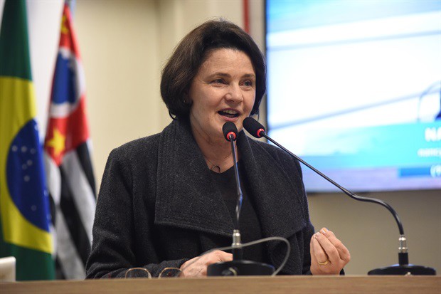 Nancy ocupou a tribuna durante a reunião ordinária desta segunda-feira