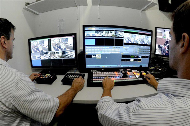 TV Câmara estreia intérprete em libras hoje
