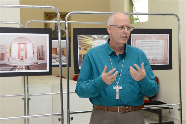 Exposição sacra: Bandeira enaltece trajetória e obras de padre Brandão