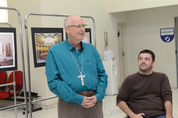 Exposição sacra: Bandeira enaltece trajetória e obras de padre Brandão