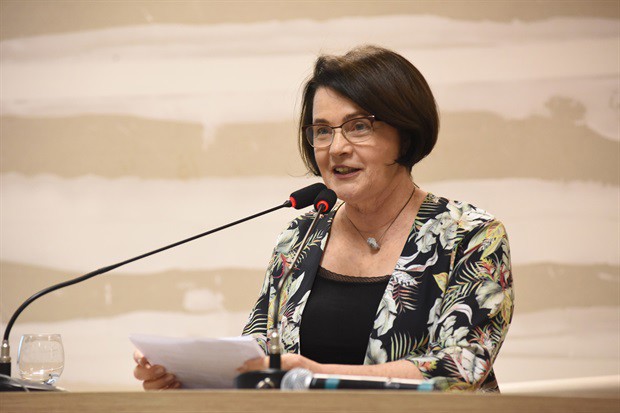 Nancy ocupou a tribuna durante a reunião ordinária desta segunda-feira