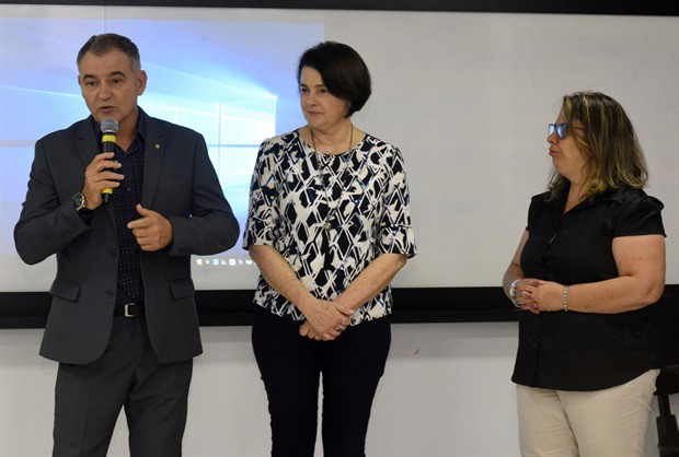 Diretora da Escola, vereadora Nancy Thame comentou importância da novidade