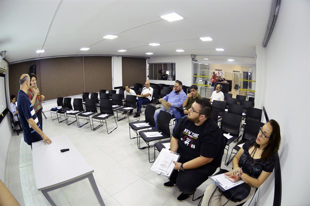 Palestra foi oferecida pela Escola do Legislativo