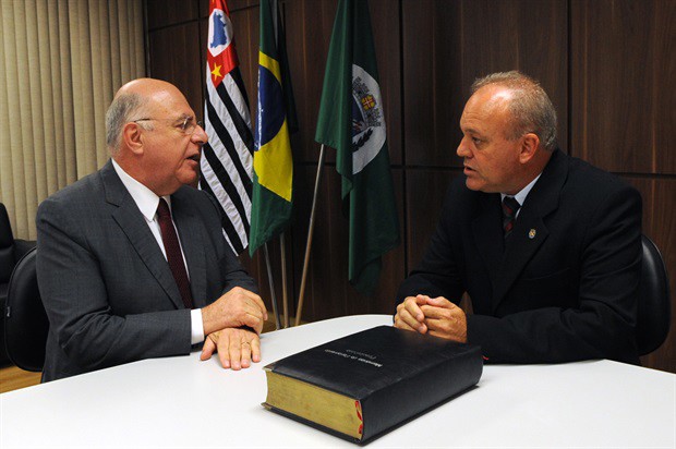 O deputado federal Arnaldo Jardim e o presidente da Câmara, Gilmar Rotta, em encontro nesta quinta-feira