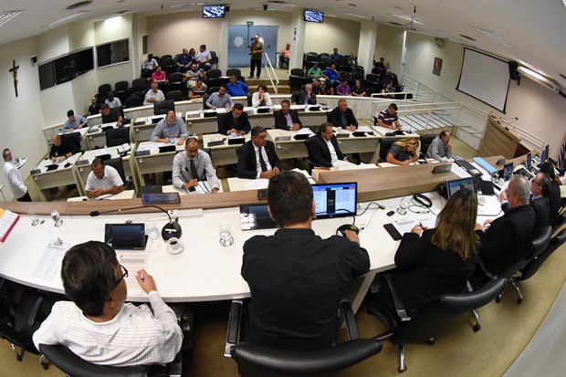 Trabalhos legislativos acontecem no Plenário Francisco Antonio Coelho