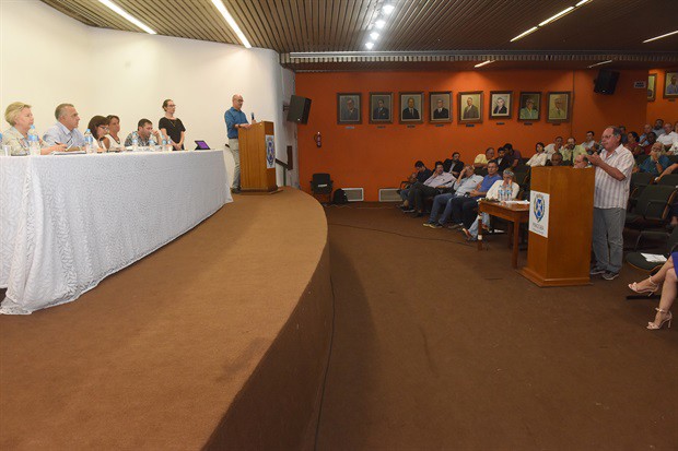 Audiência pública lotou o anfiteatro do Centro Cívico nesta terça-feira