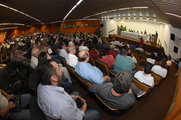 Audiência pública lotou o anfiteatro do Centro Cívico nesta terça-feira